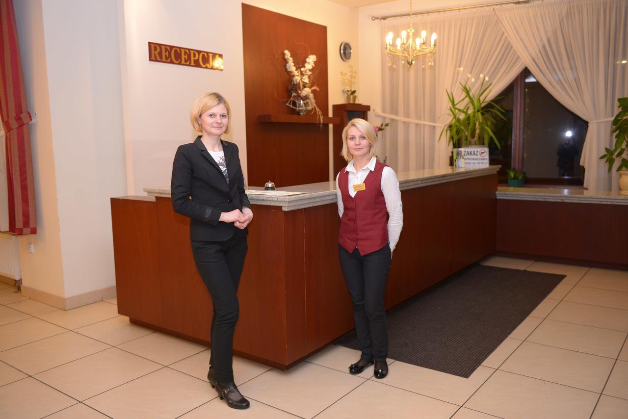 Hotel Pod Debami Terespol Exterior foto